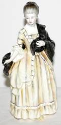 071472 ROYAL DOULTON PORCELAIN FIGURE ISABELLA
