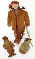 081560 AMERICAN INDIAN BEADWORK FUR  HIDE DOLLS