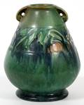 ROSEVILLE BANEDA GREEN POTTERY VASE C 1930