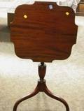 Federalstyle Mahogany Tilttop Candlestand