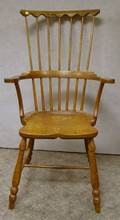 Early 20th Century Windsor Quartersawn Oak Combback Armchair
