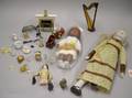Small Group of Assorted Dolls House Furnishings