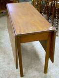 Chippendale Mahogany Dropleaf Dining Table