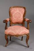 Louis XV Style Provincial Elmwood Fauteuil en Cabriolet