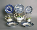 Twelve pieces of miscellaneous china