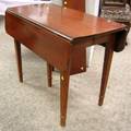Federalstyle Mahogany Veneer Dropleaf Table