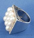 18kt White Gold Cultured Pearl and Diamond Ring
