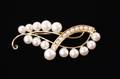 Ladies 14k Yellow Gold  Pearl Brooch