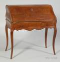 Louis XV Provincial Fruitwood Bureau en Pente