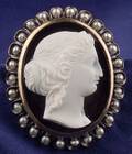 Antique 18kt Gold Agate and Seed Pearl Cameo Brooch