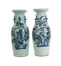 Two similar Chinese blue and white porcelain vases