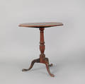 Federal mahogany candlestand