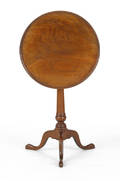 Pennsylvania Chippendale walnut candlestand ca 1800