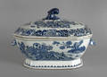 Chinese export porcelain blue and white tureen early 19th c