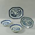 Two Canton Porcelain Bowls and Two Platters