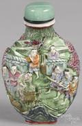 Chinese porcelain snuff bottle