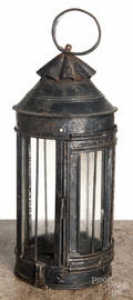 Tin carry lantern