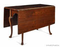 Pennsylvania Queen Anne walnut drop leaf dining table