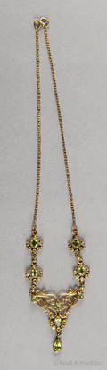 14K yellow gold peridot necklace with thirtyfour pear