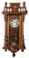 Federal style mahogany banjo clock retailed by Bailey