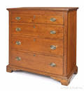 Pine chest of drawers