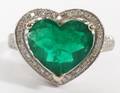 HEART SHAPE EMERALD SET 14KT GOLD RING W DIAMONDS