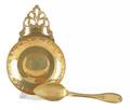18K gold porringer bearing the hallmark of