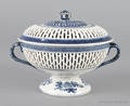 Chinese export porcelain blue and white reticulated basket and cover 19th c