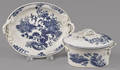 Dr Wall covered tureen and undertray late 18th c