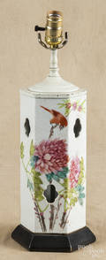 Chinese porcelain table lamp