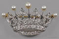 14K yellow gold and platinum crown pin