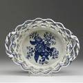 Worcester reticulated basket with blue and white floral decoration ca 17601780 10 34 x 8