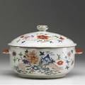 Chinese export famille rose covered tureen with handles 19th c glaze loss to finial 7 x 12 dia