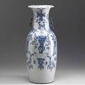 Chinese export tall urn with blue and white floral design 19th c 23