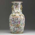Chinese export rose medallion palace vase on stand 19th c vase 17