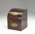 Liquor bottle set mahogany storage box inlaid with shell design 10 x 7 12 x 7 12