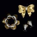 Gem set gold jewelry 18k yg bowtie brooch with diamonds 14k yg and wg interwoven feathers with diamonds and pair of 10k yg diamond earrings all 20th c approx 40 ct tw diamonds 257 gs gw la