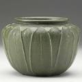 Grueby squat matte green vessel with leaves a couple of minor nicks to high points circular faience stamp 4 34 x 6 12