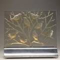 Lalique luminaire fauvettes ca 1930 clear and frosted glass illuminating metal base signed r lalique plaque 11 12 x 15 x 1