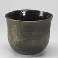 Toshiko takaezu flaring ribbed bowl marked with artist cipher 9 12 x 12 dia