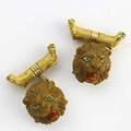Tiffany  co france carved hardstone cufflinks lion mask with emerald eyes the backbar designed as joined lions paws 18k 301 gs