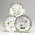 Royal copenhagen flora danica eight reticulated dinner plates 20th c no 3553 10 dia