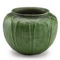 Grueby vessel with leaves mattegreen glaze boston ma ca 1905 circular stamp 4 12 x 5 12