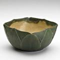 Grueby small square bowl with leaves matte green glaze boston ma ca 1905 illegible circular stamp incised khf 3 x 6 sq