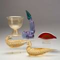 Gino cenedese etc five art glass pieces footed bowl harlequin sculpture pair of fenicio birds and clam shell clam shell unmarked largest 10 12