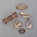 20th century studio silver jewelry etc gina or lena peruzzi sterling cuff boston ca 1925 society of arts and crafts two abstract brooches by ron pearson ca 1960 stylized bird brooch marked
