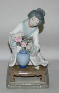 405 LLADRO PORCELAIN ORIENTAL GIRL 150200