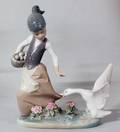 394 LLADRO PORCELAIN GROUP
