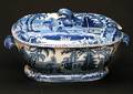 66 19C Blue  White Porcelain Cvd Tureen Canton