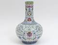 FINE FAMILLE ROSE PORCELAIN VASE